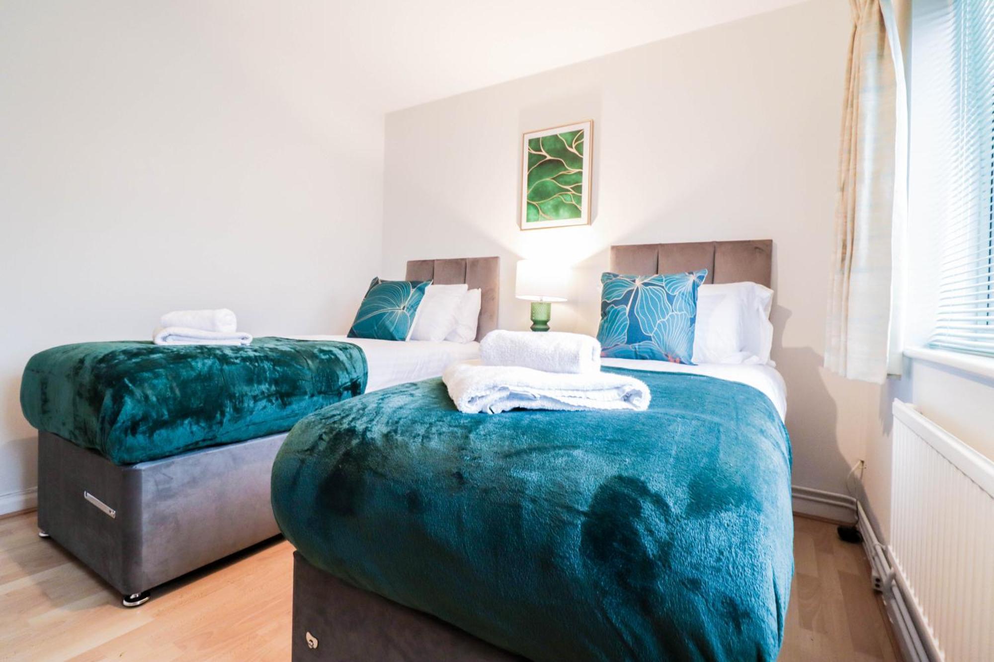 Bright And Spacious Contractor House L Parking! Borehamwood Zewnętrze zdjęcie
