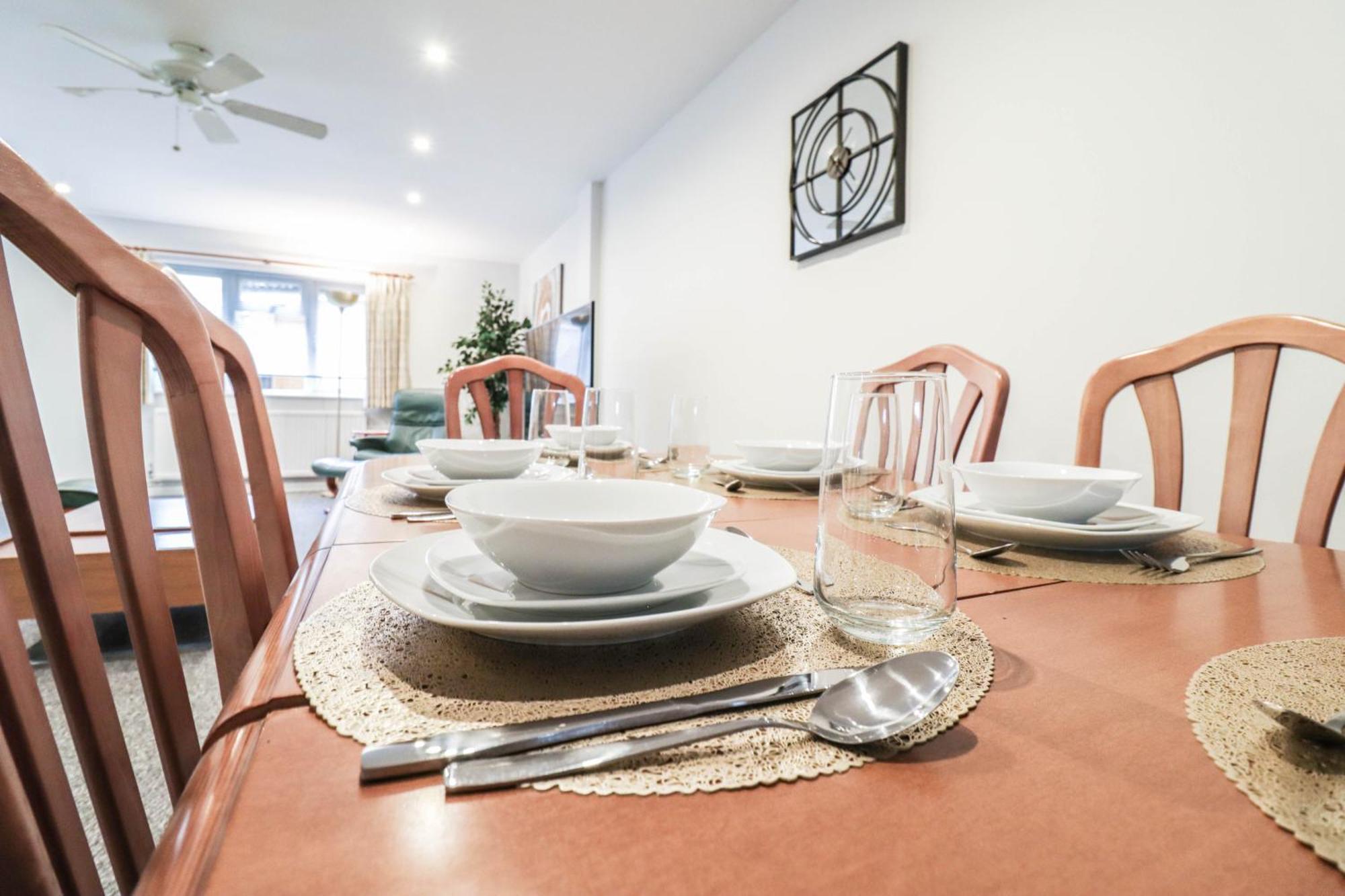 Bright And Spacious Contractor House L Parking! Borehamwood Zewnętrze zdjęcie