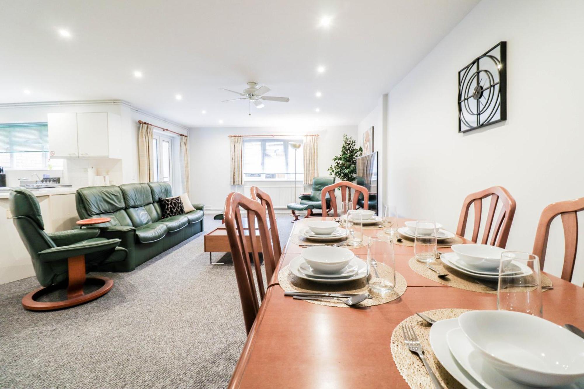 Bright And Spacious Contractor House L Parking! Borehamwood Zewnętrze zdjęcie