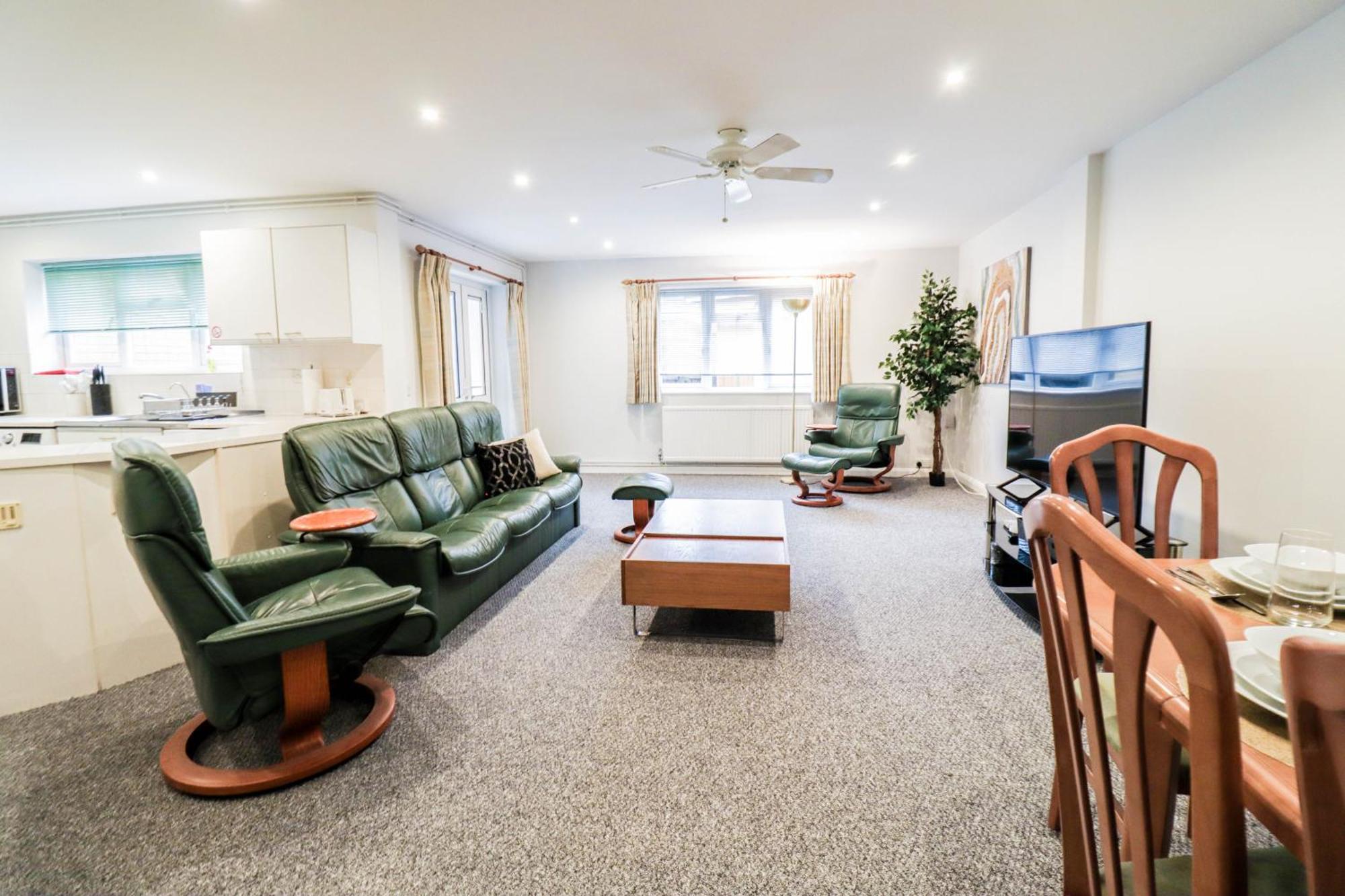 Bright And Spacious Contractor House L Parking! Borehamwood Zewnętrze zdjęcie